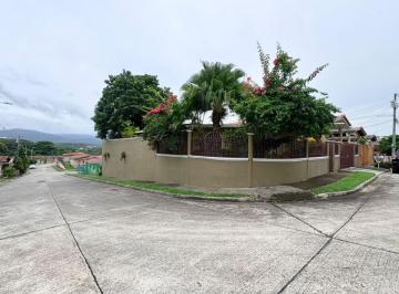 Casa de 3 habitaciones, San Miguelito · En Venta Hermosa Vivienda en Brisas del Golf Occidente