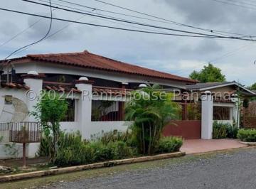 Casa de 3 habitaciones, Aguadulce · Se Vende Casa en Aguadulce Dpa25 - 2968