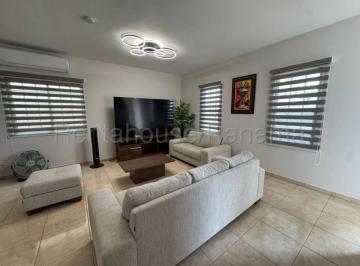 Casa de 3 habitaciones, Panamá · Venta de Amplia Casa Dúplex con Línea Blanca en Vistas del Lago Las Cumbres | 470 m², 3 Rec.