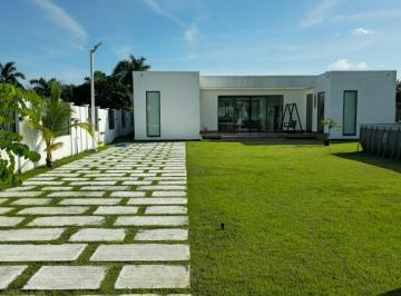 Casa · 450m² · 3 Recámaras · 4 Estacionamientos · Vendo Casa en Coronado $550,000 (Ab)