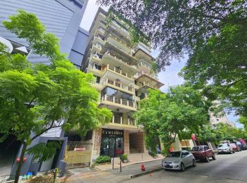 Apartamento · 183m² · 3 Recámaras · 1 Estacionamientos · Venta de Apartamento en PH Entremares - Vía Argentina. Haga Una Oferta