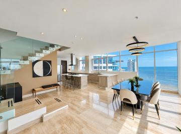 Apartamento · 217m² · 3 Recámaras · 2 Estacionamientos · Se Alquila Apartamento PH The Regent en Costa del Este
