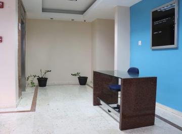 Oficina comercial · 200m² · 1 Recámara · 2 Estacionamientos · Av Balboa Oficina 200 m² 2e 2r $2300