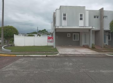 Casa · 192m² · 3 Recámaras · 2 Estacionamientos · Vendo Casa Brisas del Norte, PH Victoria (En Esquina)