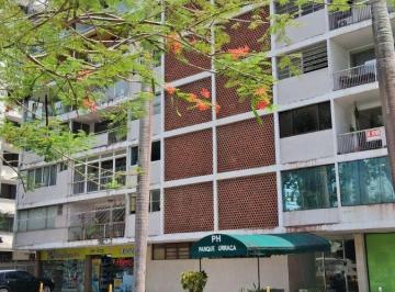 Apartamento de 3 habitaciones, Panamá · PH Parque Urraca, 264 m, 3rec, 3 Baños, Den $200,000