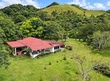 Casa de 5 habitaciones, Antón · Venta de Casa en El Valle de Antón, 9,300 m² de Terreno y 450 m² de Construcción