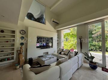 Casa de 2 habitaciones, Panamá · Venta de Casa Amoblada en Tucan Country Club Cocoli | 525 m², 2 Rec.