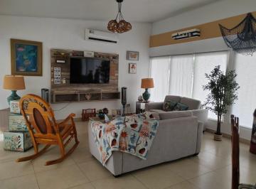 Casa · 179m² · 3 Recámaras · 3 Estacionamientos · Alquiler de Casa de Playa en Nueva Gorgona, Panamá