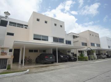 Casa · 287m² · 4 Recámaras · 2 Estacionamientos · Venta de Casa en Don Bosco, PH Costa Sur Village