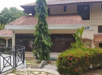 Casa de 4 habitaciones, Panamá · Albrook Se Vende Casa