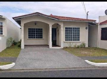 Casa · 120m² · 3 Recámaras · 2 Estacionamientos · Alquilo Casa en La Chorrera Montelimar