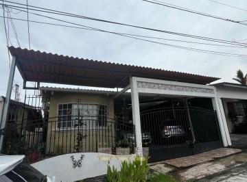Casa · 250m² · 4 Recámaras · 3 Estacionamientos · Venta de Casa en Praderas de San Antonio 4 Habitaciones