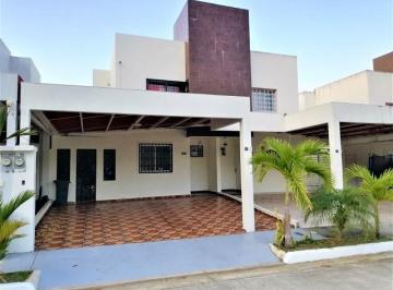Casa · 123m² · 3 Recámaras · 2 Estacionamientos · ID 19809 Se Vende en P. H. Las Lajas, Vista Alegre, Arraiján