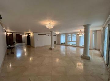 Casa · 700m² · 3 Recámaras · 4 Estacionamientos · Alquiler Casa en Obarrio Esquina en Marbella Lt.
