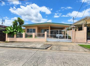 Casa · 274m² · 3 Recámaras · 1 Estacionamientos · Vendo Casa Unifamiliar en Altos del Chase, Betania (Ab)