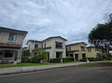 Casa de 4 habitaciones, Arraiján · Vendo Casa en Panama Pacifico