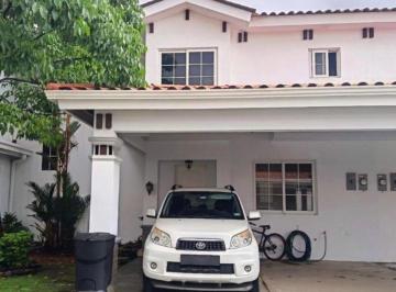 Casa · 189m² · 3 Recámaras · 2 Estacionamientos · Venta de Casa en PH Quintas de Versalles