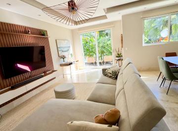 Sala-Comedor con Salida al Jardín · Santa Maria, The Reserve, Amoblado, Planta Baja con Jardin