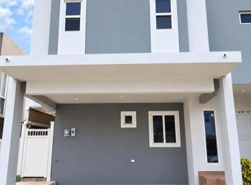 Casa de 4 habitaciones, San Miguelito · Venta de Casa en Pseo del Norte - Brisas del Golf