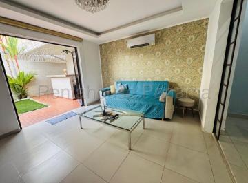 Casa de 2 habitaciones, Panamá · Venta de Casa en Chanis Los Laureles 250 m