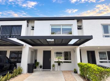 Casa · 110m² · 3 Recámaras · 2 Estacionamientos · Venta de Casa en El Crisol