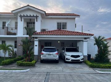 Casa · 312m² · 4 Recámaras · 2 Estacionamientos · Venta de Casa en Costa Sur