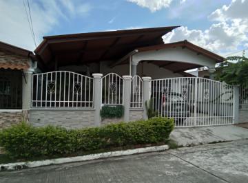 Casa · 309m² · 4 Recámaras · 2 Estacionamientos · Venta de Casa en Brisas del Golf
