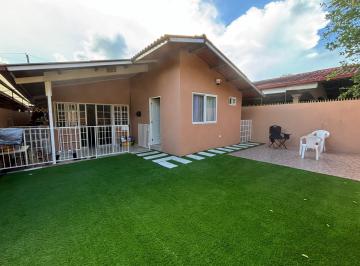 Casa · 250m² · 4 Recámaras · 2 Estacionamientos · Venta de Casa en Villa Lucre