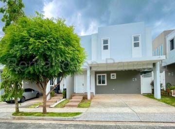 Casa de 3 habitaciones, Panamá · Venta de Casa en Brisas del Golf 27lbr2889