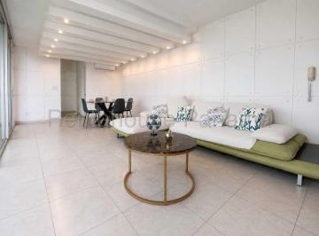 Apartamento de 2 habitaciones, Panamá · Apartamento en Bellavista PH The Seawaves en Venta