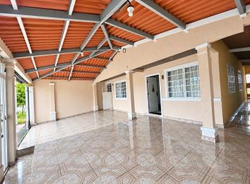 Casa · 200m² · 3 Recámaras · 2 Estacionamientos · Casa Amueblada con Patio de 50 m² – $700 (24 de Dic)