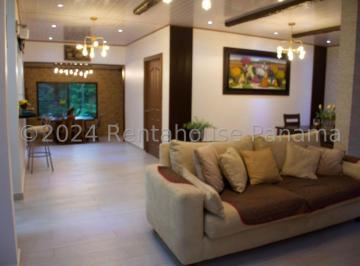Casa de 6 habitaciones, Panamá · Venta de Casa Semi - Amoblada en Altos de Cerro Azul Pacora | 651 m², 6 Rec.