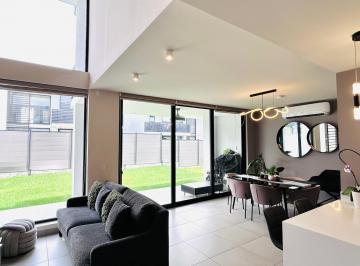 Casa · 197m² · 3 Recámaras · 2 Estacionamientos · Casa en Venta Amoblada 3 Recamaras Imaterra Panamá Pacifico