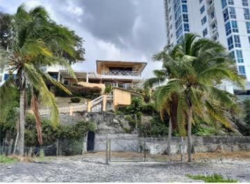 Casa · 440m² · 4 Recámaras · 2 Estacionamientos · En Venta: Residencia Frente Al Mar 4 Habitaciones en Playa Corona (Jj)