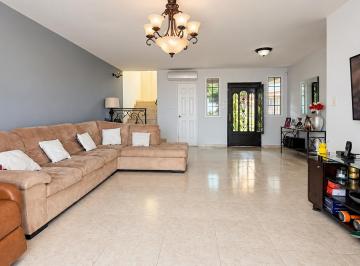 Casa de 4 habitaciones, San Miguelito · ¡Amplia Casa en Alquiler en Rivera Colonial, Brisas del Golf!
