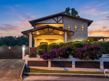 Casa de 5 habitaciones, Boquete · Contrato Pendiente! Casa Amueblada con Vistas Al Cañón y Al Volcán Barú en Venta en Boquete