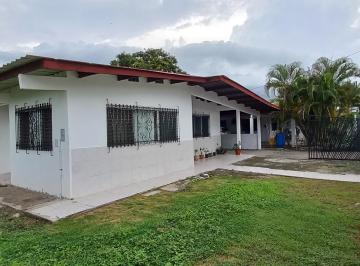 Casa de 7 habitaciones, Panamá · Venta de Globo de 1600 m Cuadrados con Dos Casas