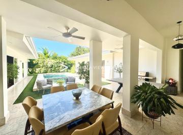 Casa · 672m² · 4 Recámaras · 4 Estacionamientos · Fairway Estates / Santa Maria / Venta