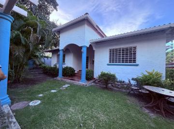 Casa · 520m² · 5 Recámaras · 6 Estacionamientos · Casa en Venta en Playa Coronado