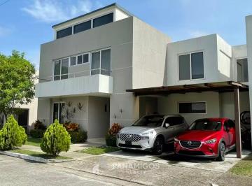Casa · 350m² · 3 Recámaras · 2 Estacionamientos · Casa en Venta en PH Villasur Residences - Costa Sur