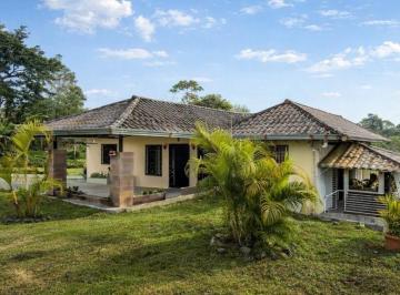 Casa de 3 habitaciones, Volcan · Venta de Casa en Volcán, Chiriqui