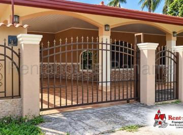 Casa de 4 habitaciones, Pesé · Casa de Campo en Venta en El Barrero, Pesé Ys