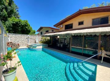 Casa · 310m² · 4 Recámaras · 3 Estacionamientos · ID 26594 Hogar Familiar con Piscina y Jacuzzi. ¡Solo Trae Tus Maletas!