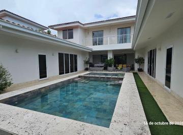 Casa de 4 habitaciones, Panamá · Casa de 2 Niveles en Fire Way Santa Maria Casa 82