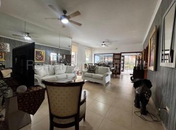 Casa de 4 habitaciones, Panamá · Vendo Casa de 392 m² en Costa Sur El Doral 27 - 1140srz