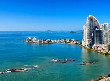 Apartamento de 4 habitaciones, Panamá · Se Vende Exclusivo Apto Remodelado con Vista Al Mar