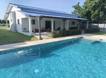 Casa · 181m² · 2 Recámaras · 2 Estacionamientos · Casa venta Punta Chame | Residencial Privado| Cerca de La Playa (Mz)