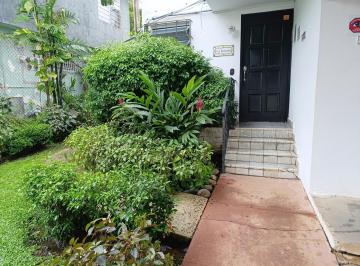 Casa · 772m² · 6 Recámaras · 6 Estacionamientos · Casa en Venta, El Carmen, Panamá | con Piscina y Local Comercial | Es