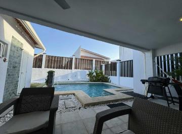 Casa · 176m² · 3 Recámaras · 2 Estacionamientos · Alquiler de Casa en Coronado