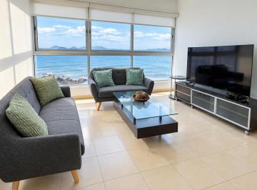 Apartamento · 97m² · 2 Recámaras · 1 Estacionamientos · Se Alquila Grandbay Tower Apartamento Av Balboa